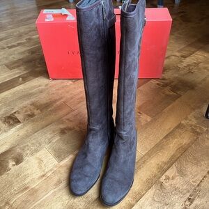 Ivanka Trump Brown Suede Boots Sz 8